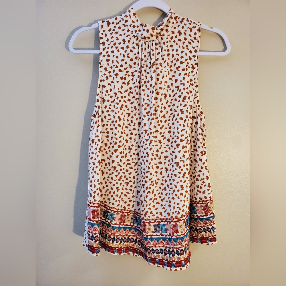 Savannah Jane Sleeveless Embroidered Women's Top Size Medium